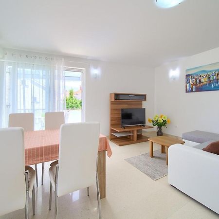 Apartment Anja Krk Town Buitenkant foto