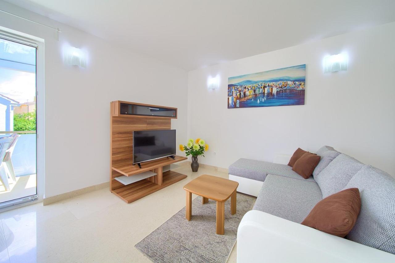 Apartment Anja Krk Town Buitenkant foto