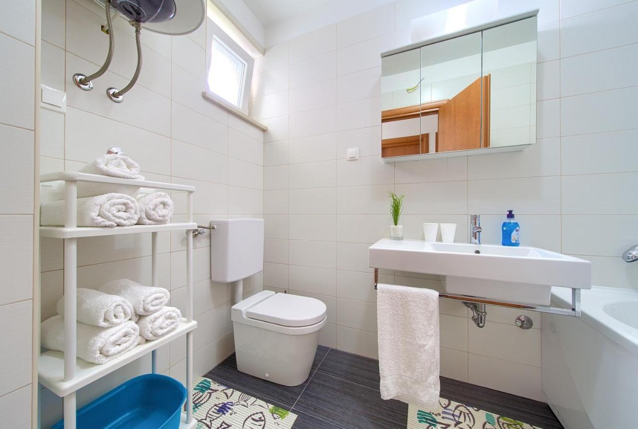 Apartment Anja Krk Town Buitenkant foto