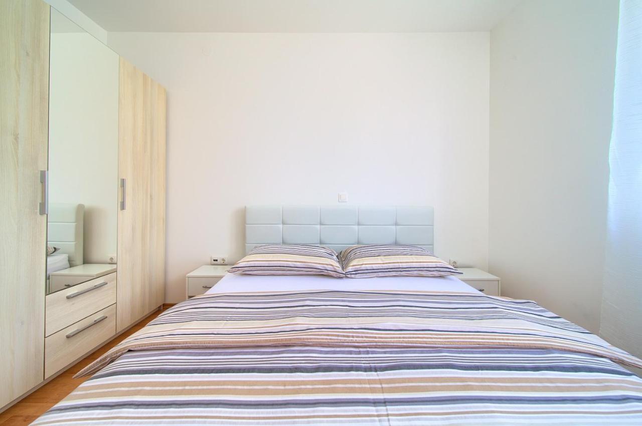 Apartment Anja Krk Town Buitenkant foto